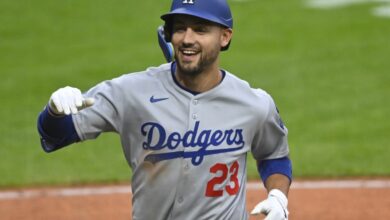 Dodgers’ Dave Roberts Had Heartfelt Talk With Michael Conforto That Appeared to Get Him on Track