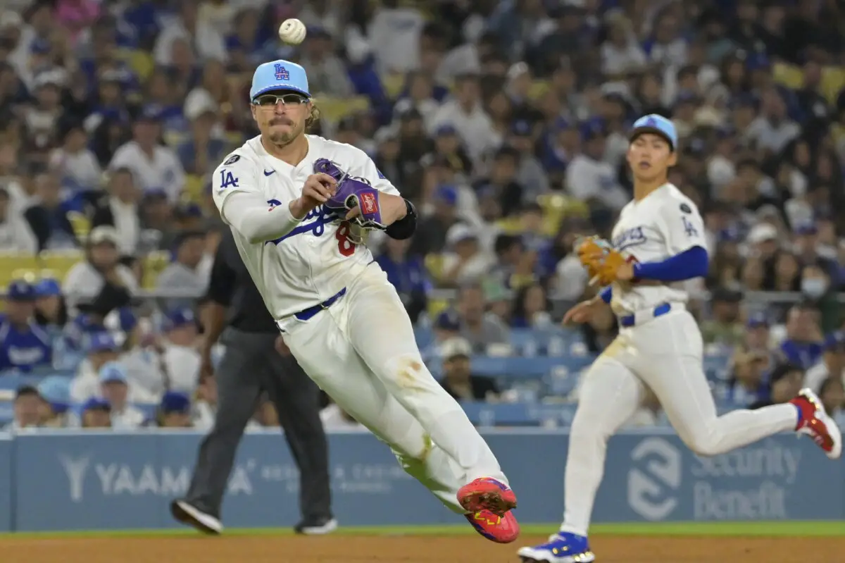 Dodgers’ Kiké Hernandez, Justin Wrobleski Don’t Have Lockers Hinting at Roster Moves