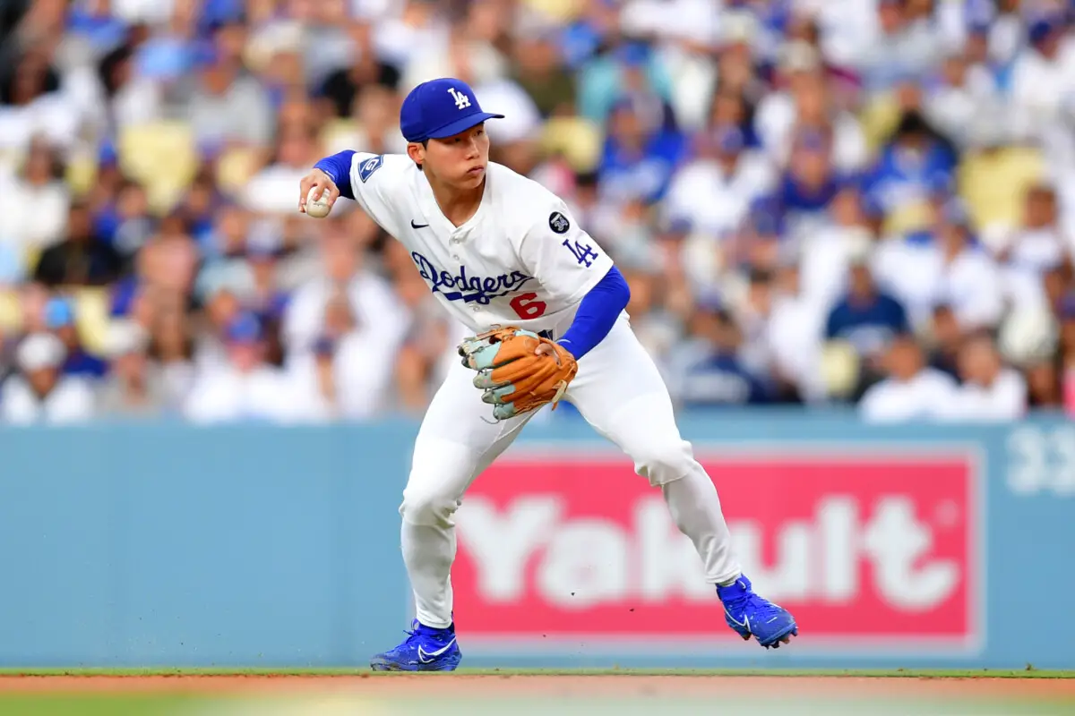 Dodgers’ Hyeseong Kim Has Shoulder Injury, Says Dave Roberts
