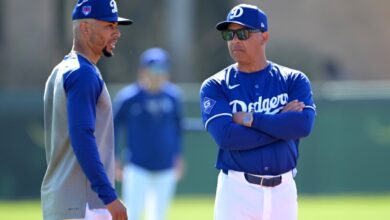 Dodgers’ Mookie Betts Has Meeting With Dave Roberts, Andrew Friedman Amid Teoscar Hernandez Struggles
