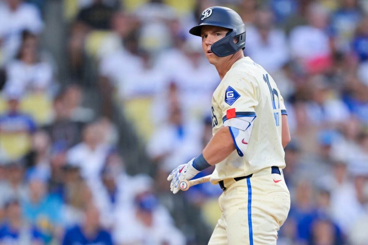 Dodgers’ Will Smith Exits Wednesday’s Game vs Pirates With Apparent Hand Injury