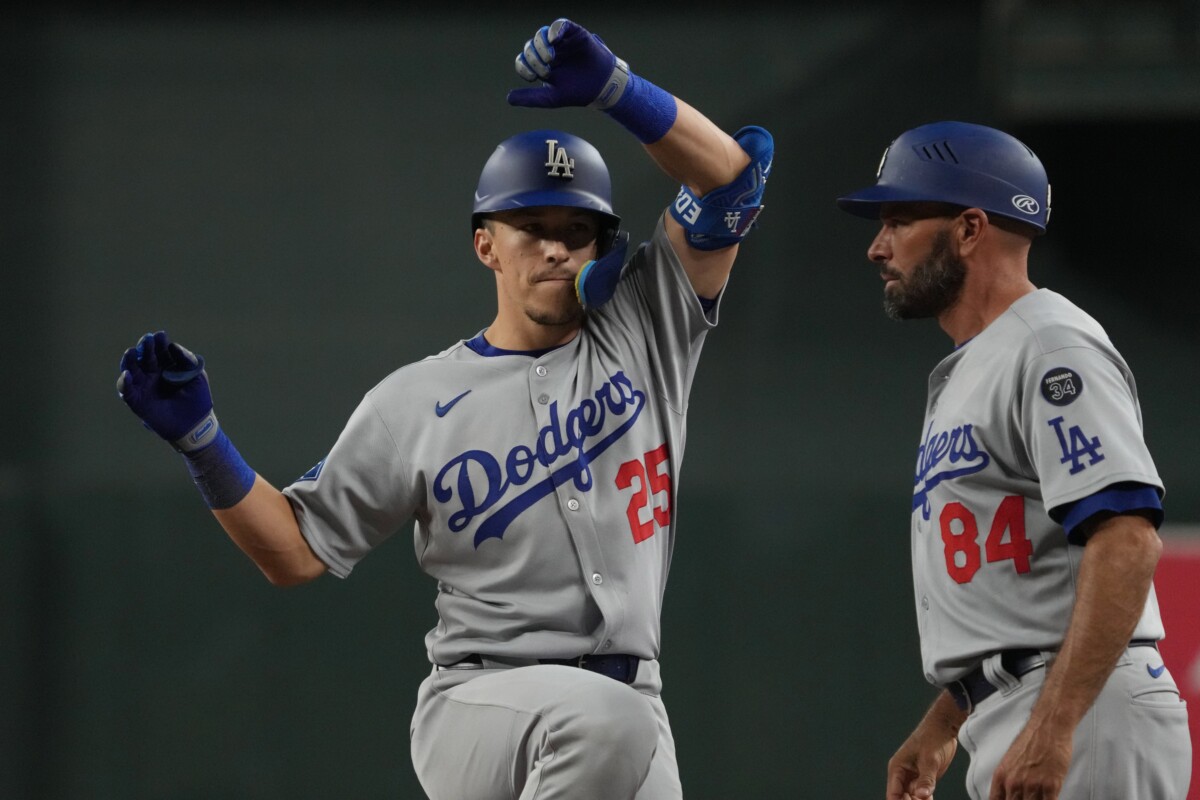 Dodgers' Tommy Edman Dealing With Ankle Injury Setback as Wild Card Nears