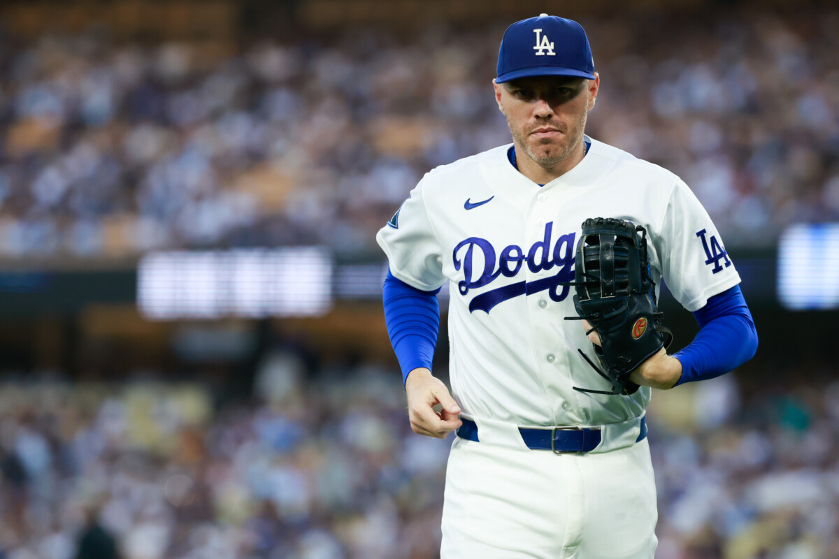 Jul 30, 2026; Los Angeles, California, USA; Los Angeles Dodgers first baseman Freddie Freeman (5) returns to the dugout in the middle of the second inning against the Seattle Mariners at Dodger Stadium. Mandatory Credit: William Navarro-Imagn Images